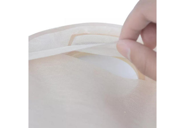 10510 Two Piece Colostomy Bags with Clip (2)